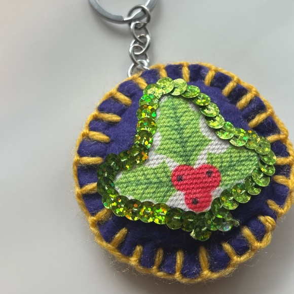 Colorful Sequin Keychain - Picture 3 of 5